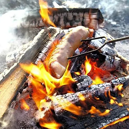 Letniskowe Nad Morzem ミエンジズドロイェ
